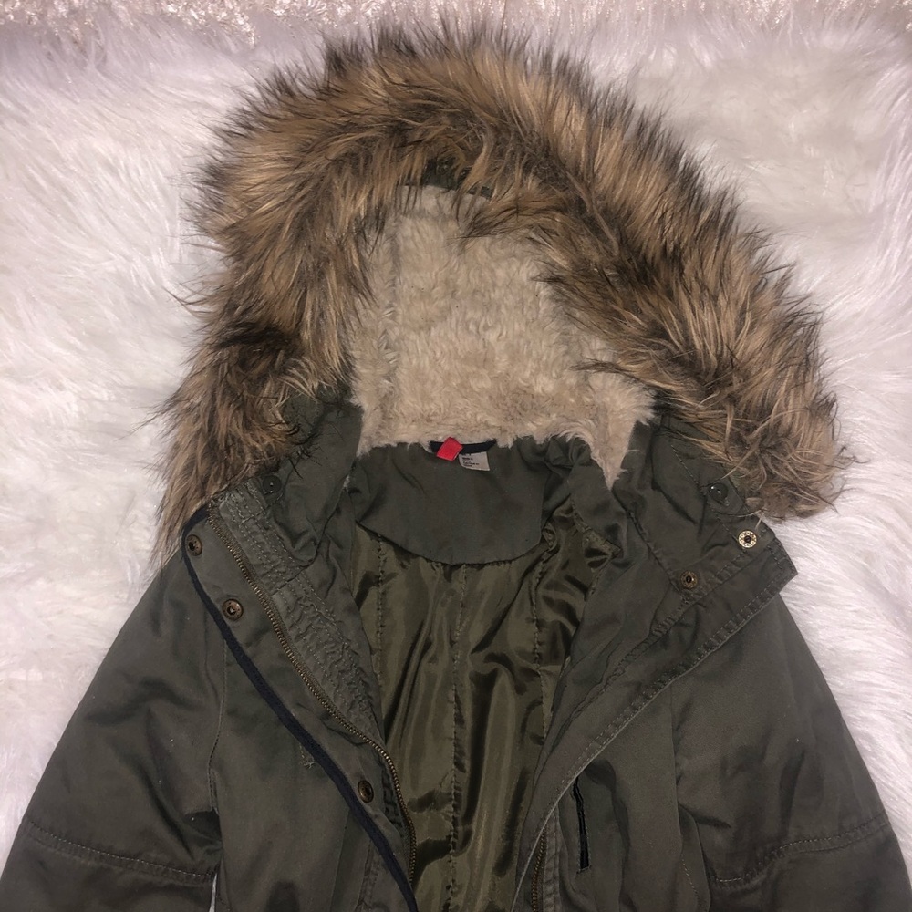 H&M olive parka coat size 4 fashion